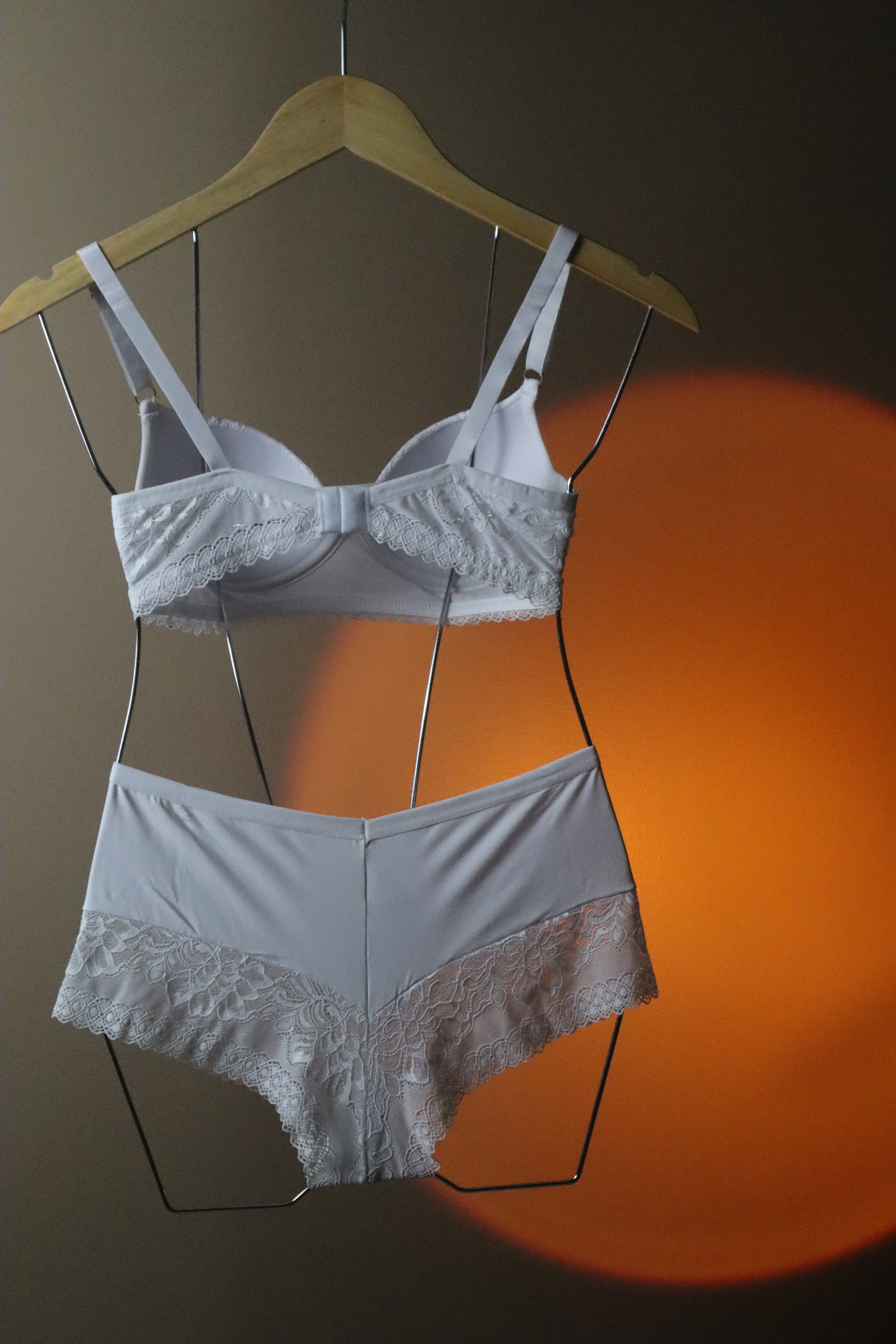 Conjunto Básico poliamida com renda alta branca