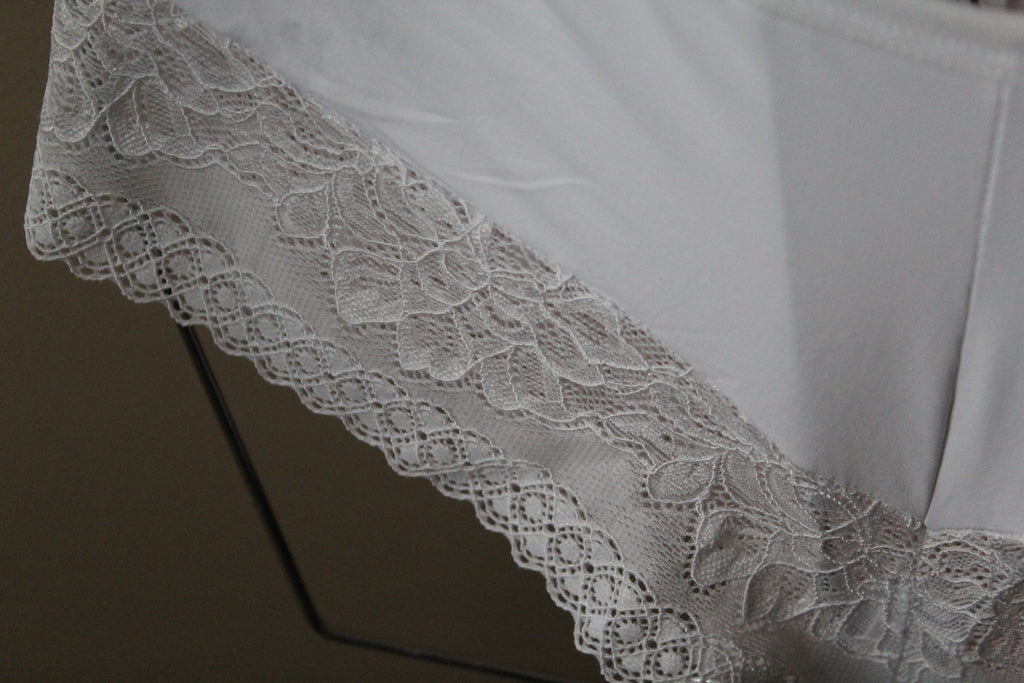 Conjunto Básico poliamida com renda alta branca